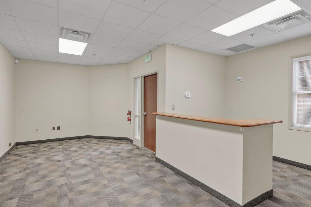 Cross Park Center: 9123 - 9131 Cross Park Drive, Knoxville, TN 37923